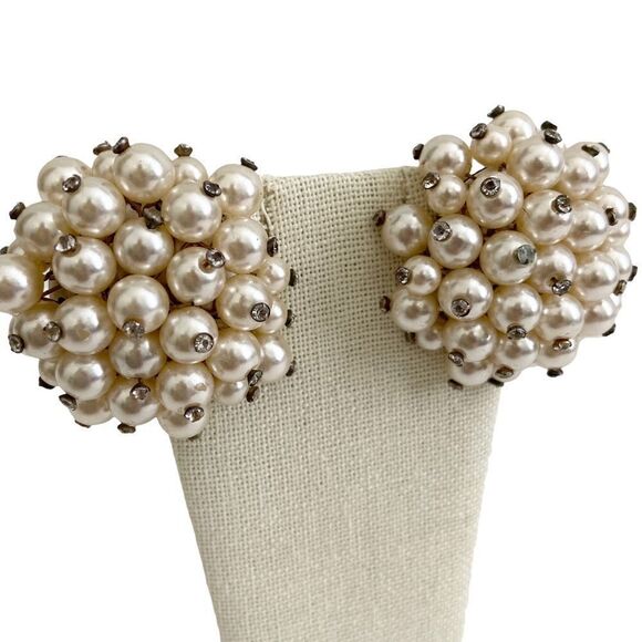 Vintage Style Classic Pearl Cluster  Clip Earrings - Picture 3 of 6